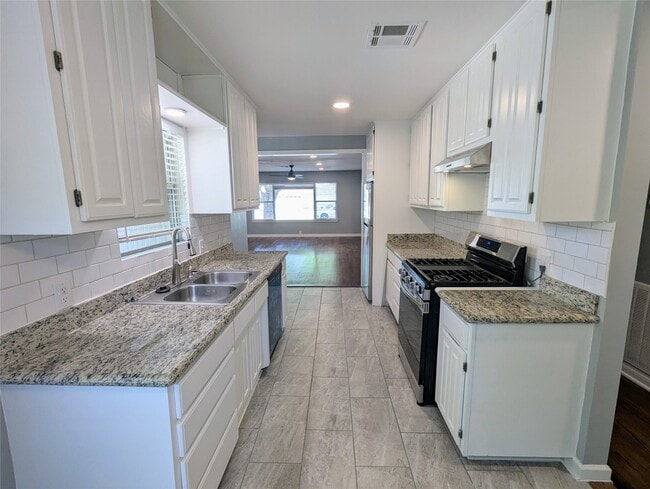 property at 3111 Deal St