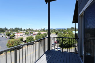 Park77 in Arlington, WA - Building Photo - Interior Photo