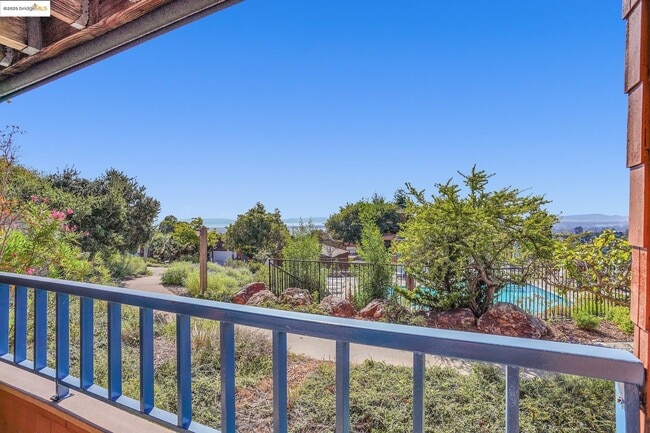 57 Sereno Cir in Oakland, CA - Building Photo - Building Photo