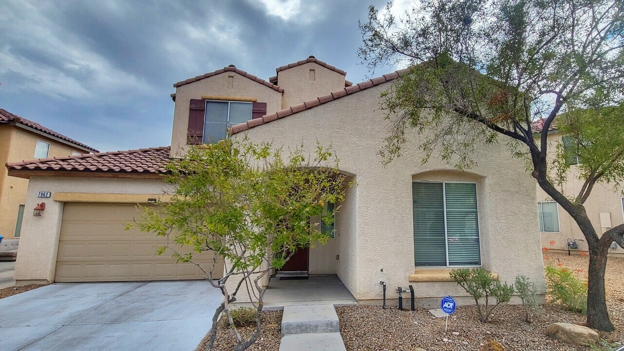 7962 Severn Valley St in Las Vegas, NV - Building Photo