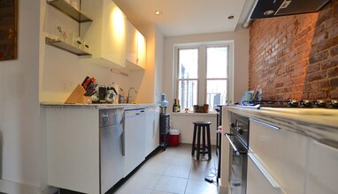 5 Braemore Rd, Unit 17A in Boston, MA - Building Photo - Building Photo