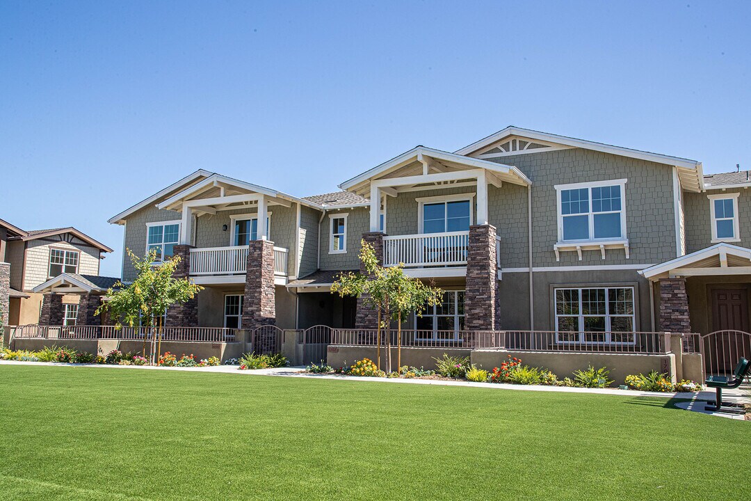 Paseo Village in Ramona, CA - Building Photo
