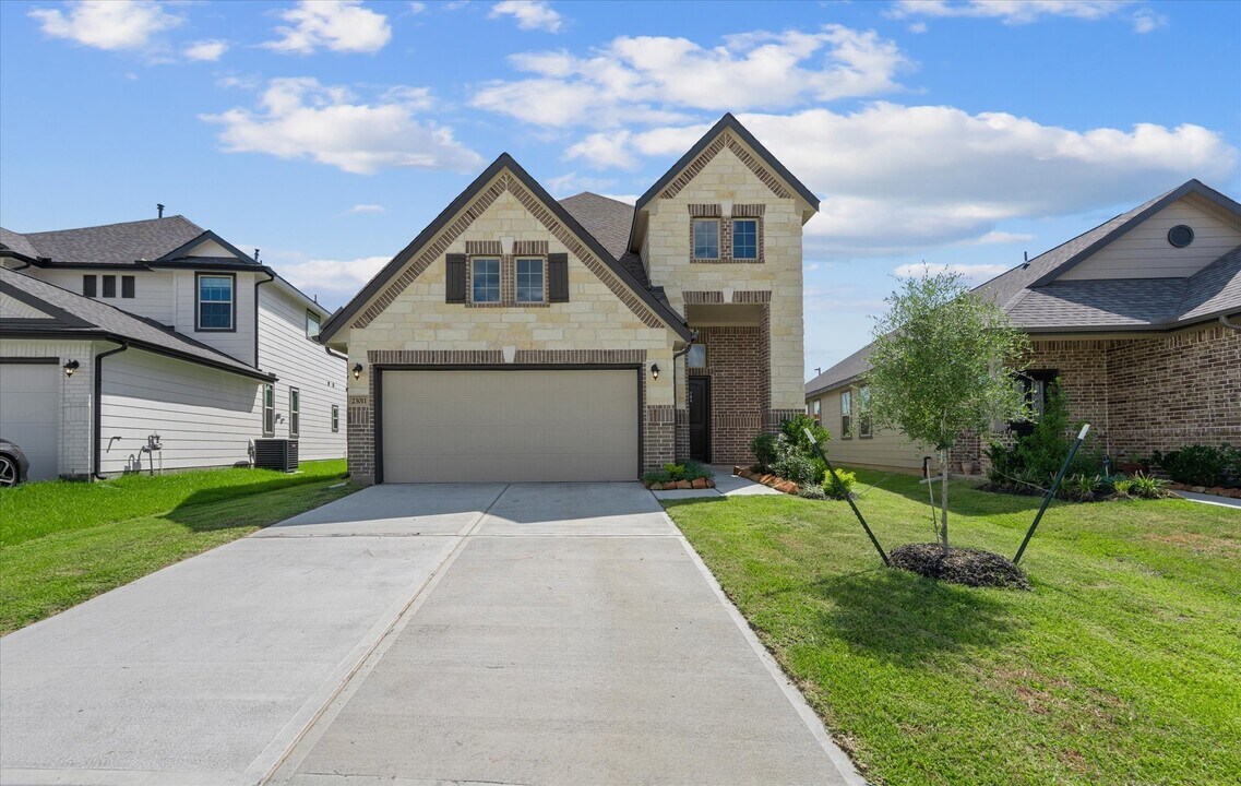 23011 Birmingham Grv Ln in Tomball, TX - Building Photo