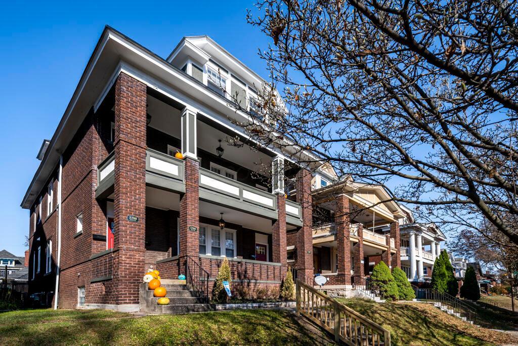 1742 Bryden Rd in Columbus, OH - Building Photo