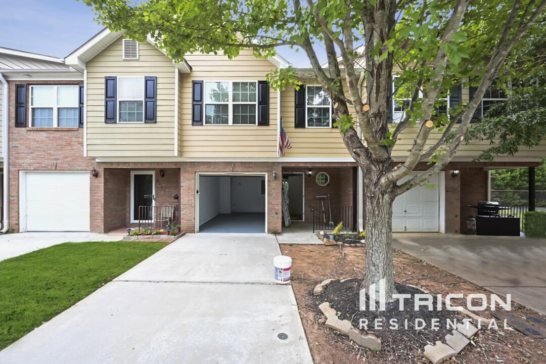 1025 Magnolia Gardens Walk in Mcdonough, GA - Foto de edificio