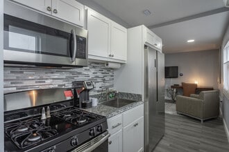 The 797 Building in Akron, OH - Foto de edificio - Interior Photo