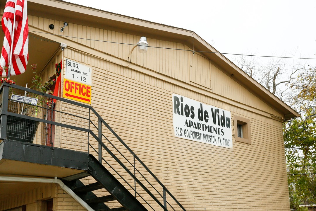 Rios de Vida in Houston, TX - Foto de edificio