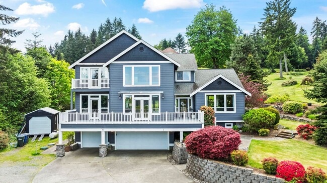 property at 471 Dungeness Dr