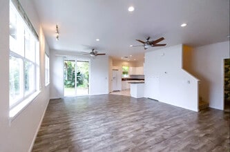 40 Kuinehe Pl in Makawao, HI - Building Photo - Building Photo