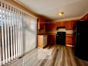 2126 Boston Terrace in Colorado Springs, CO - Foto de edificio - Building Photo