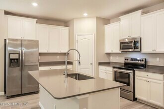 7091 Bowers Creek Dr in Jacksonville, FL - Building Photo - Building Photo