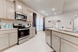 2036 Yarrelton Dr in Temple, TX - Building Photo - Building Photo