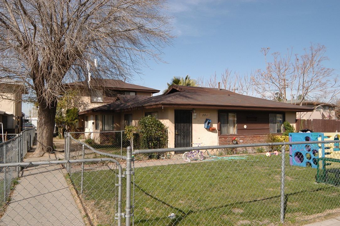 281 N Valley View Dr in Hemet, CA - Foto de edificio