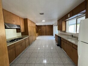 11384 Campus St in Loma Linda, CA - Building Photo - Building Photo