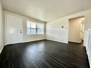 2871 S Broadway in Green Bay, WI - Building Photo - Building Photo