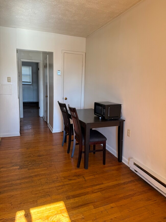 300 Kern St, Unit Kern apartments