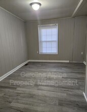 513 Buckle Bee Rd in Dallas, NC - Building Photo - Building Photo