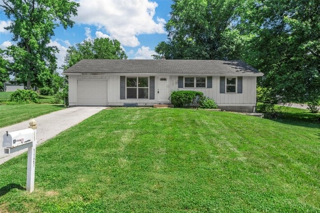 1121 Dauphine Ln