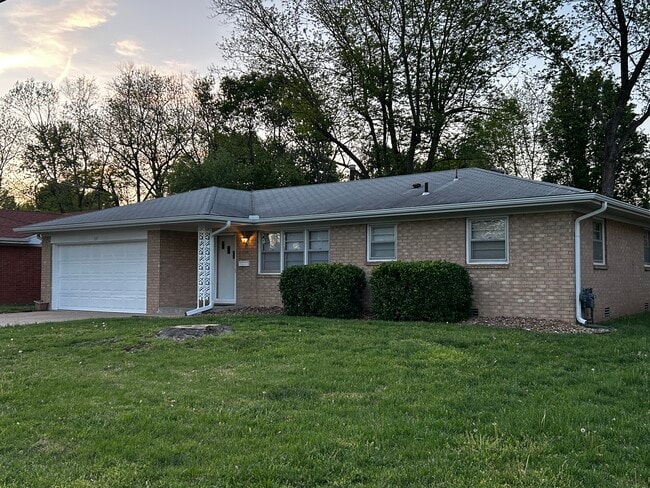 537 E Glenwood St in Springfield, MO - Building Photo - Building Photo