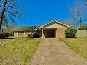 761 Forestdale Dr in Montgomery, AL - Foto de edificio - Building Photo