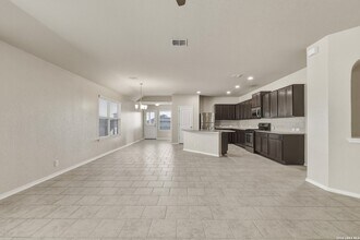 8810 Double Oak in San Antonio, TX - Foto de edificio - Building Photo