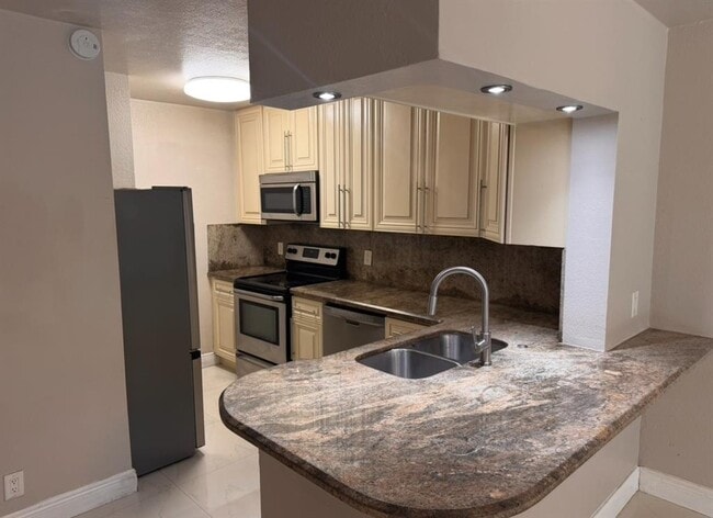 property at 2622 Riverside Dr