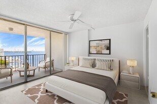 1865 Brickell Ave in Miami, FL - Building Photo