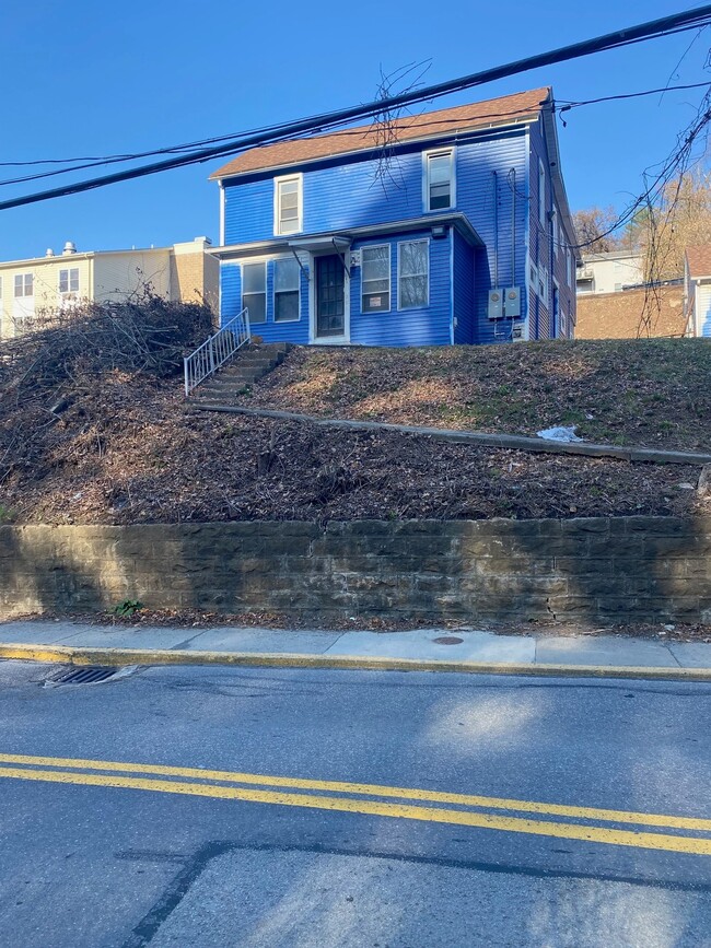 361 Falling Run Rd in Morgantown, WV - Foto de edificio - Building Photo