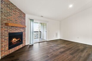 838 N Thompson Dr, Unit 1 in Madison, WI - Building Photo