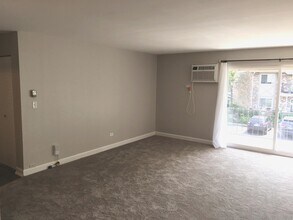 9s120 Lake Dr in Willowbrook, IL - Foto de edificio - Building Photo