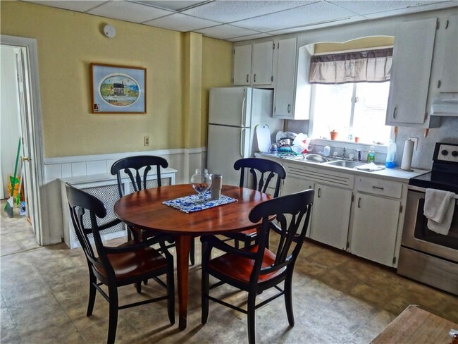 60 Berkeley Ave-Unit -1 in Newport, RI - Building Photo - Building Photo