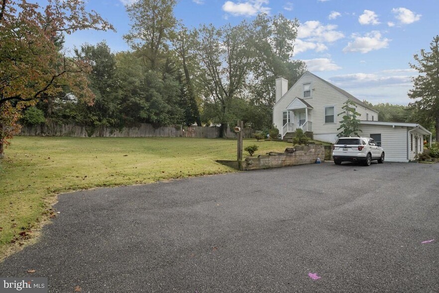 2025 Fairland Rd, Unit 195 in Silver Spring, MD - Building Photo