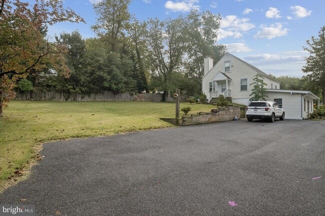 property at 2025 Fairland Rd
