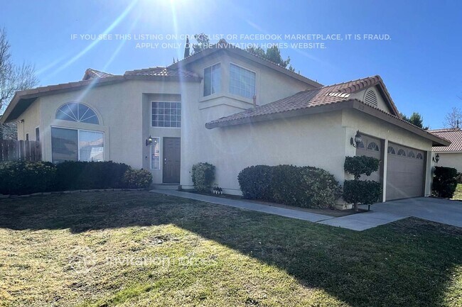 3120 Crowne Dr in Palmdale, CA - Foto de edificio - Building Photo