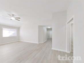 21476 Palace Pines Dr, Unit 757-206 in Kingwood, TX - Foto de edificio - Building Photo