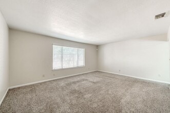 6463 N Wishon Ave in Fresno, CA - Building Photo - Building Photo