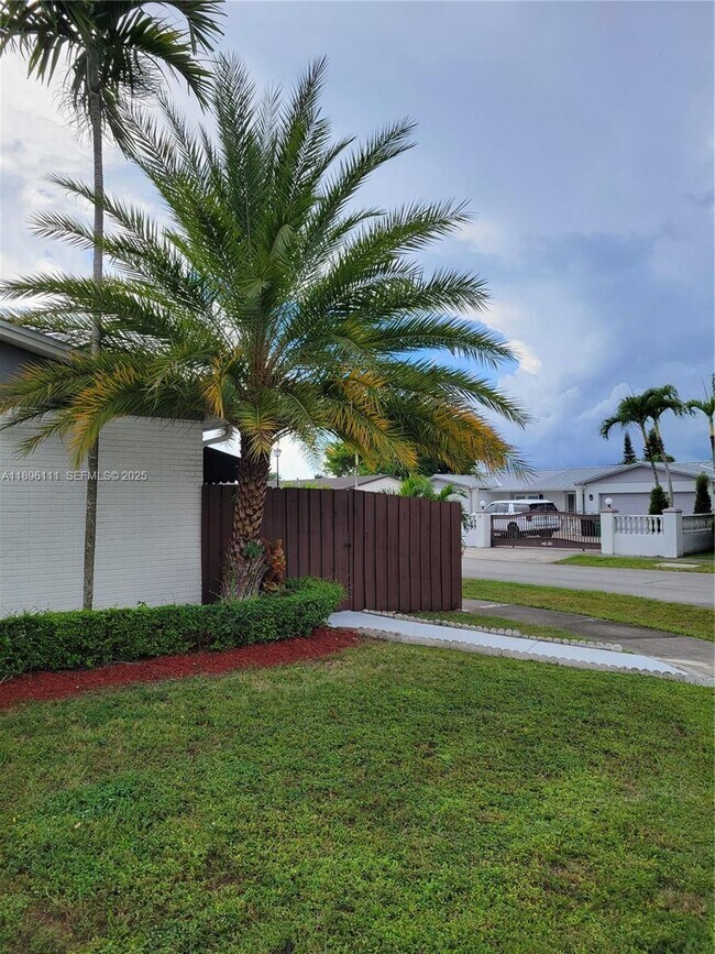 12764 SW 46th Ln-Unit -12764 in Miami, FL - Building Photo - Building Photo