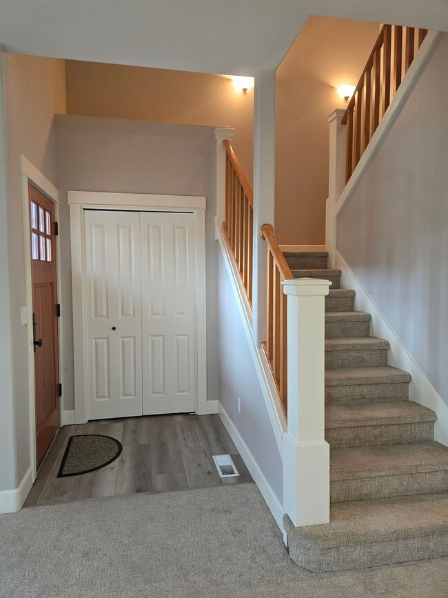 property at 687 W Jefferson Ave