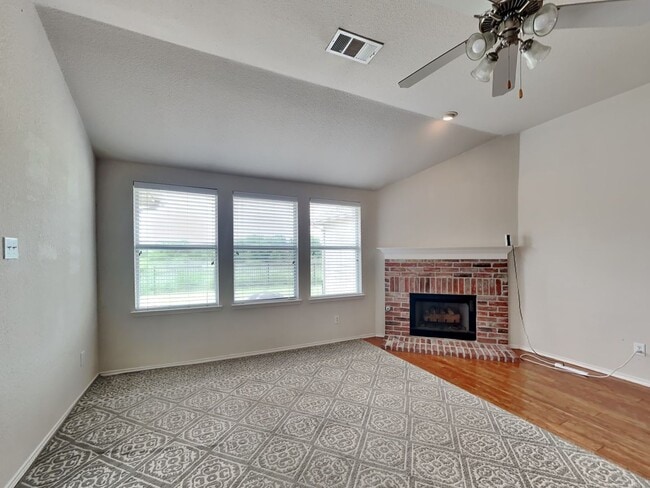 9045 Trail Blazer Dr in Fort Worth, TX - Building Photo - Building Photo