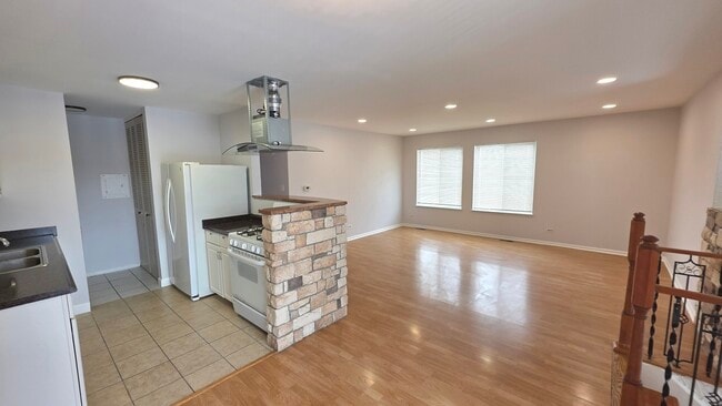 property at 1317 Kingsbury Dr