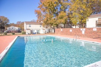Woodland Hollow in Charlotte, NC - Building Photo - Building Photo