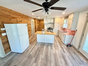 402 Bonner St in Rusk, TX - Building Photo - Building Photo