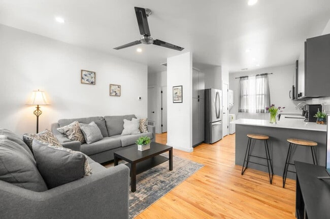 99 Waller St