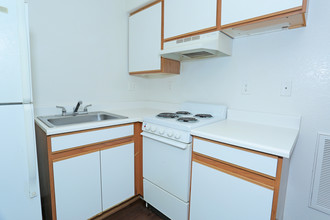 Nellis Gate Apartments in Las Vegas, NV - Building Photo - Interior Photo