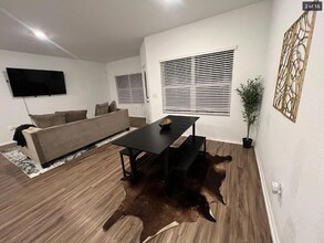 Room in Townhome on Spotted Leaf Wy in Austin, TX - Building Photo - Building Photo
