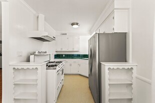 1745 N Mariposa Ave, Unit 3 in Los Angeles, CA - Building Photo