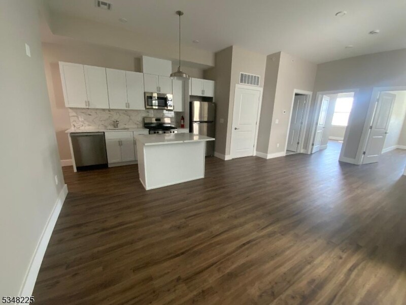 120 Elm St in Newark, NJ - Building Photo