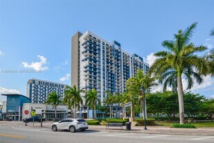 5350 NW 84th Ave in Doral, FL - Building Photo