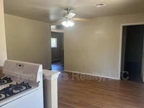 405 Armstrong St in Moore, OK - Building Photo - Building Photo