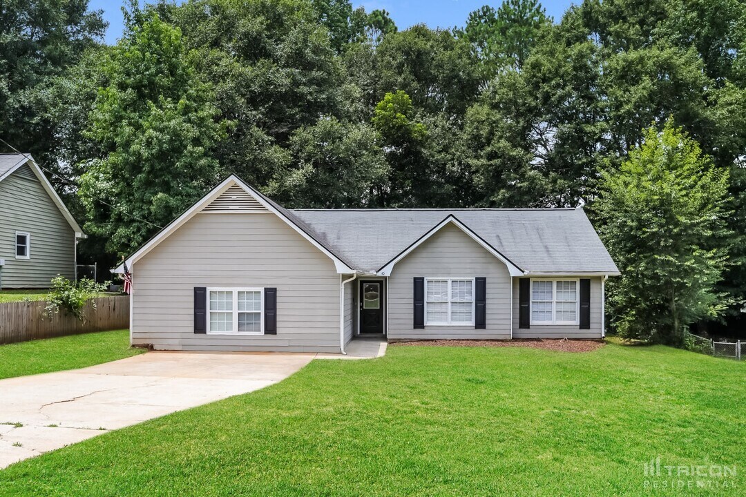 40 Rosebud Ln in Mcdonough, GA - Building Photo